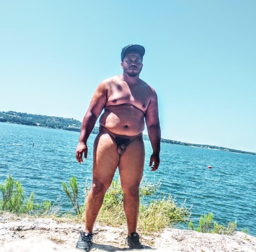 blacknthick:  myxxxohxxxmyxxx:  Hi   I love this dude!!!