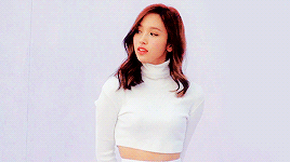 femaleidols:  tt jacket behind 