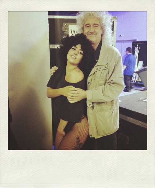 artinpopculture:Gaga with legends.