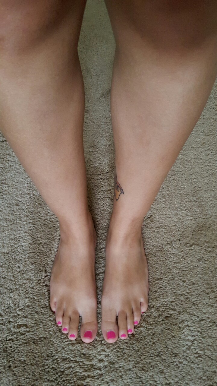 nsfwdomi:  Pedicureeeee