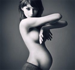 sheissopretty:  even pregnant women are beautiful….