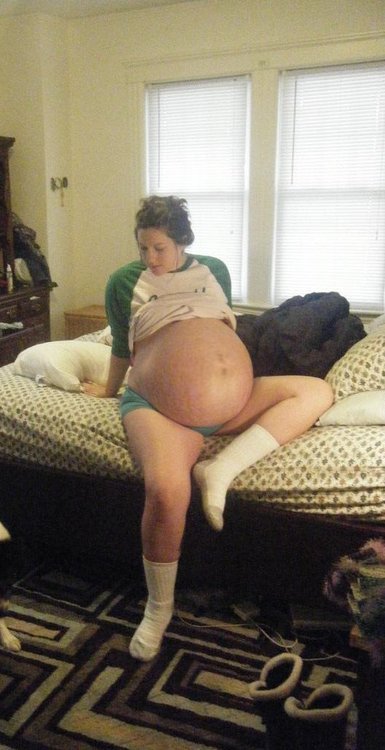 Porn photo mpregboy28:  lizzeeborden:  The biggest pregnant