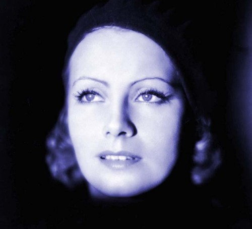 XXX bellalagosa:Greta Garbo, “The Kiss” photo