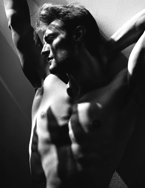lioiseric:  mansexfashion:  Potographer: ChuanDo & FreyModel: Dan Murphy Man+Sex=FashionFollow Me on Instagram  This is absolutely fabulous.
