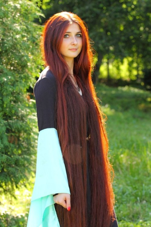 (more girls like this on http://ift.tt/2mVKSF3) Super long red hair