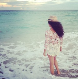 bettertobeloved:  Ive always been one with the ocean.. #pisceslife #miamibeach 