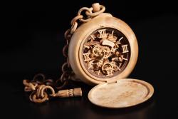 lustik:   wooden watches - Valerii Danevych