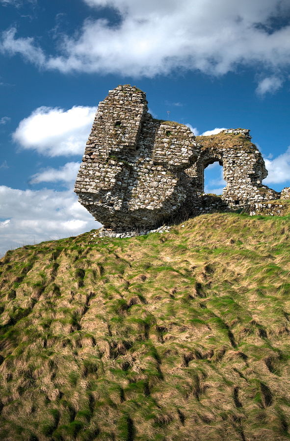 archaicwonder:  Clonmacnoise Castle, County Offaly, Ireland During the period of