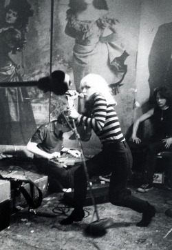 humble-neighborhoods:Blondie at CBGB’s