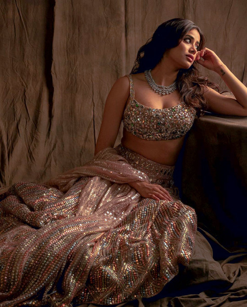 Janhvi Kapoor in Manish Malhotra