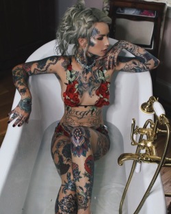 thatattoozone:  Caroline Gracephototaker @  neil_diemond  