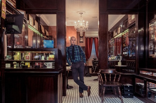 PHOTO - “Cuts” by Franck Bohbot - Barbers & barbershops, New York City, november 201