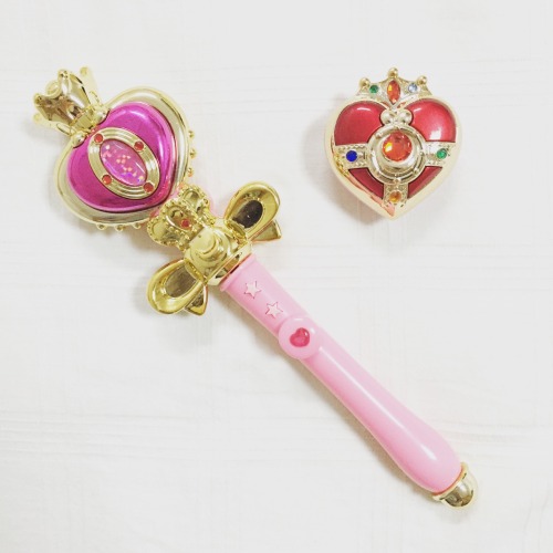 phantaisies:  Sailor Moon Miniature Tablet  The SS compact is the best!  I