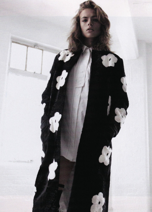 virare:  “Confidential” Rosie Tapner by Alex Franco for RUSSH #50 