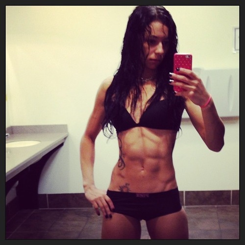 dailyfitnessbabes:  via [Daily Fitness Babes]