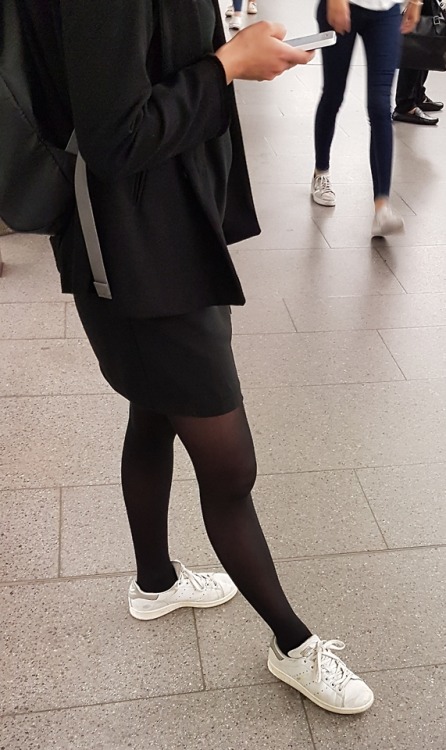 Black pantyhose and white sneakers, no socks, pantyhose feet straight in the shoes. I would die to b