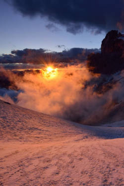 sundxwn:  Magic sunset by Lacuian Constantin