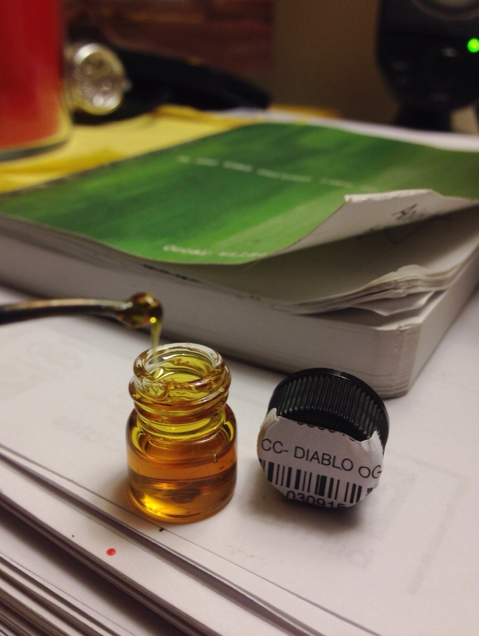 andrewallenmoore:  dabs of some beautiful clearconcentrates Diablo OG 