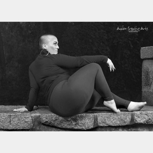 One of the few times all black is defeated by overwhelming thickness.. thank Miss Melek for winning this battle ;-) #thick #persian #missmelek #photosbyphelps #avaloncreativearts   https://www.instagram.com/p/CTkEB81jNka/?utm_medium=tumblr