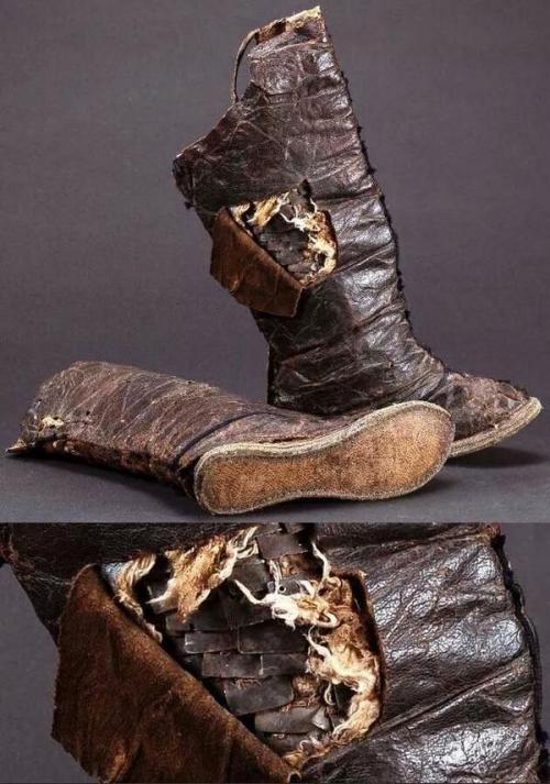 XXX Mongolian armored boots, 15th to 16th c, photo