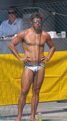 swim-fever:  http://swim-fever.tumblr.com/ 