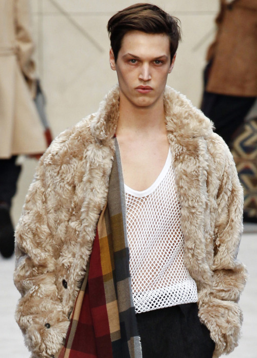 monsieurcouture:  Burberry Prorsum F/W 2014 Menswear London Fashion Week