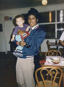 michaeljacksonmagic: Michael Jackson and Elijah 1984  “It was just by coincidence that I became acquainted with Michael Jackson. It was 1983 and my wife, Flora, was pregnant with our first child. Frequently, we ate at a vegetarian restaurant called,