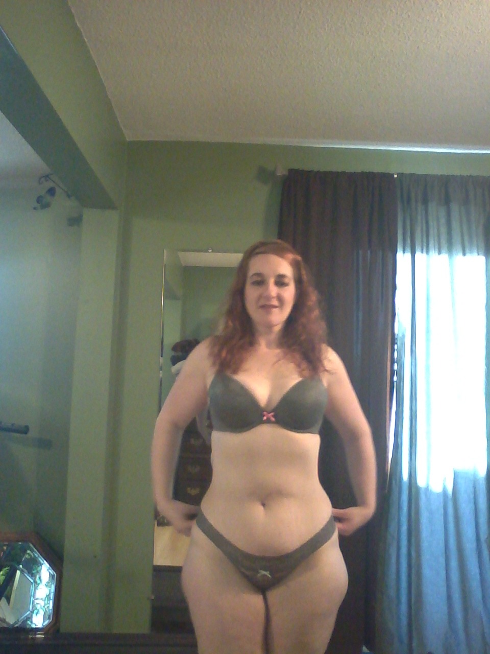 princesslisa74:  Monday morning pics…  sexy lady