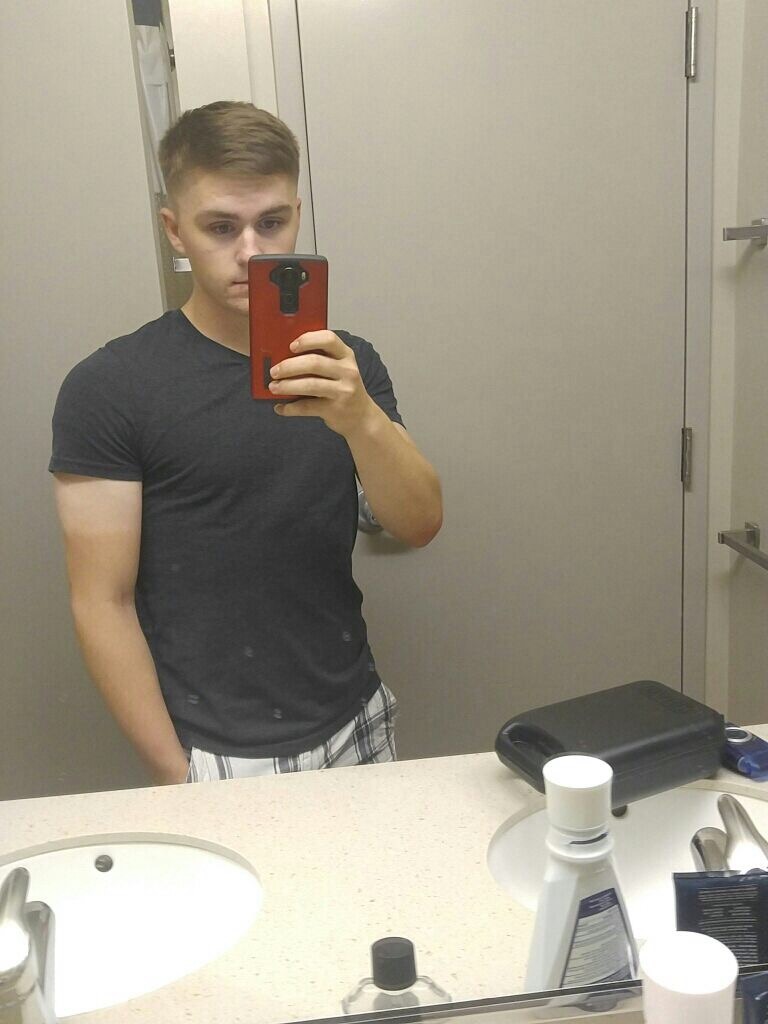 diksoutforharambaby: Super hot Marine: hot body, handsome asf, and a hot small dick…what