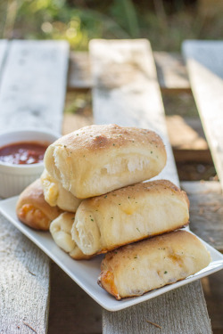 craving-nomz:Pepperoni Pizza Rollups