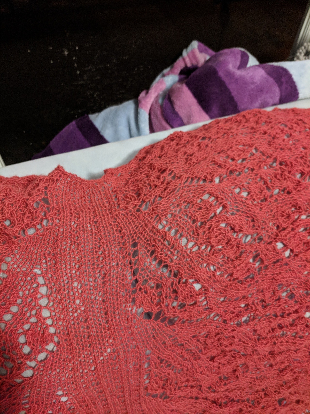 I made a Big Elaborate Lace Thing! it’s so big! and so lacy!
ravelry project link here: weirwood shawl