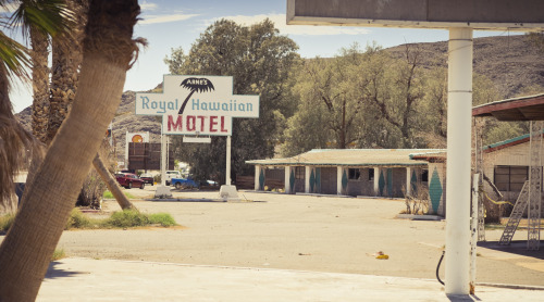 spookysouthwest: fujixpro: Abandoned Motel in the Mojave Desert / Nevada Fujifilm X-T1 &amp; X-