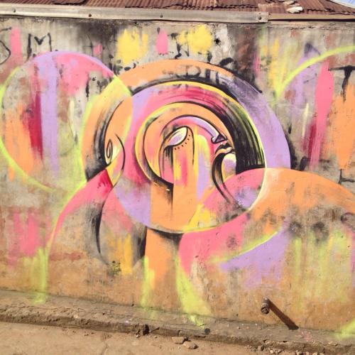 organicsomethings:accrawalkintours:Brazilian graffiti artist Alexandre Keto is currently in Ghana as