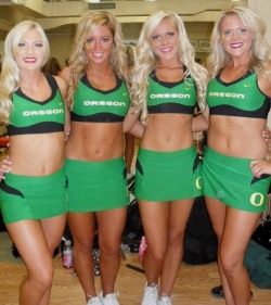 cheerleaderuniversity:   See more Oregon cheerleaders HERE