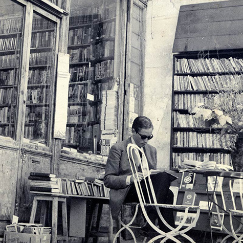 themaninthegreenshirt:Shakespeare And Company is the name of two independent bookstores on Paris’s L