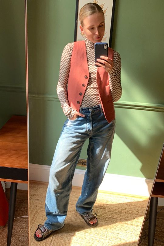 One Perfect Pair of Jeans Worn 5 Ways for Autumn