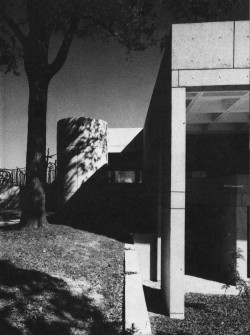 fuckyeahbrutalism:  Addition to the Hunter Museum, Chattanooga, Tennessee, 1972 (Derthick &amp; Henley)