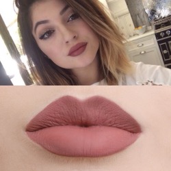 hannahlouisef:  Get Kylie Jenner lips in