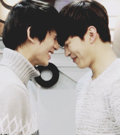 pandreos:  hongbin and gongchan are officially best friends. 