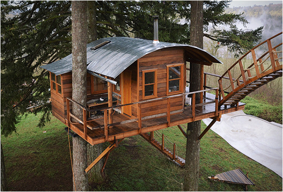 tinyhometrail:  Cinder Cone Treehouse(source)