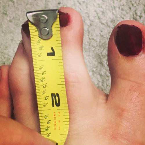 #longtoes #foot #feet #footfetishnation #footfetishconnection #feetmeasured #footgoddess #makeuplove