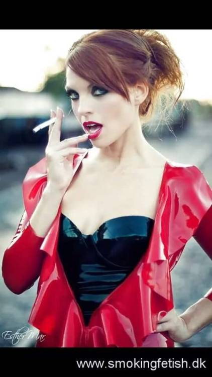 g80na1886: #SmokingBabe #SmokingFetish #Smoke x #smokingfetish