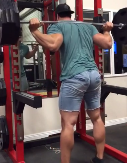 nalgoncogible:  Culones de Gym (ass male) 😍😈🍑👅👌