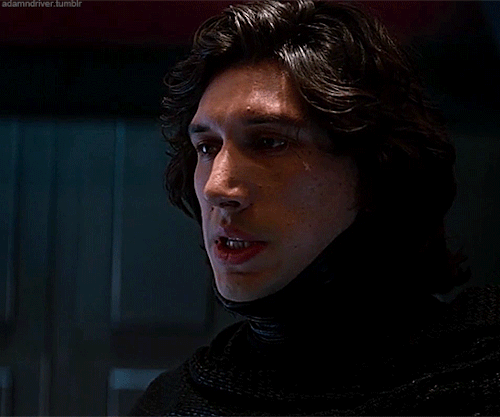 adamndriver:Adam Driver as Kylo Ren in Star Wars: The Force Awakens (2015)And again PS crapped out a