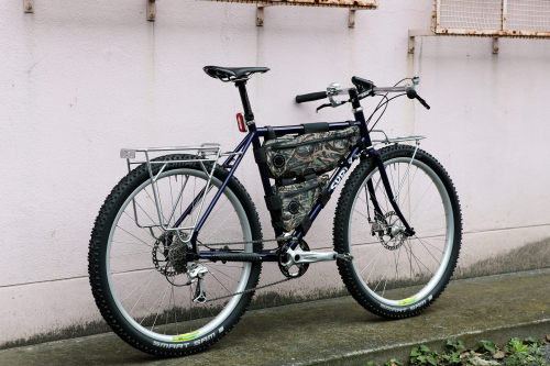 kinkicycle:  *SURLY* disc trucker for #swiftcampout by BLUE LUG Via Flickr: