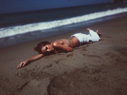 Follow my Instagram: Isdianys