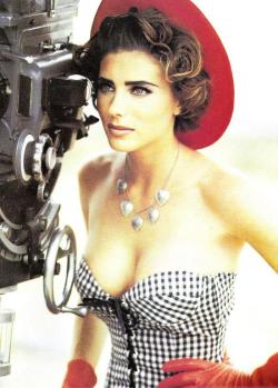 80s-90s-supermodels:  Vogue, 1991Photographer :