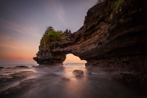 ponderation:Batu Bolong by Anton Sadomov