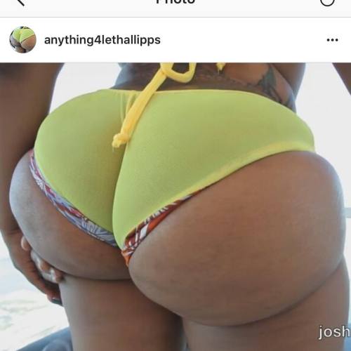lethallippsxxx:  I love my fans that love me The Queen Reigns Supreme #HOEISLIFE