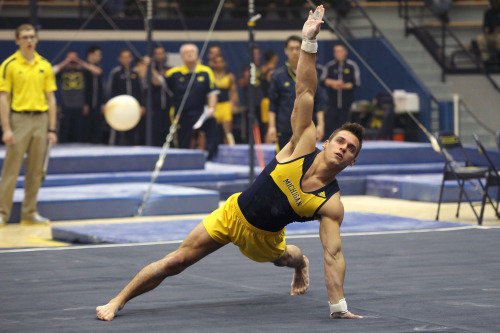 dickpickmanity:  Sam Mikulak, gymnast and all-around hottie.